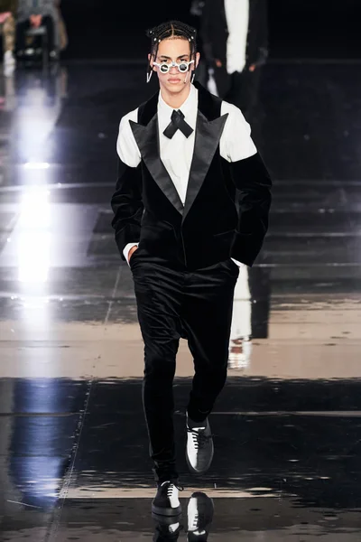 Look 8